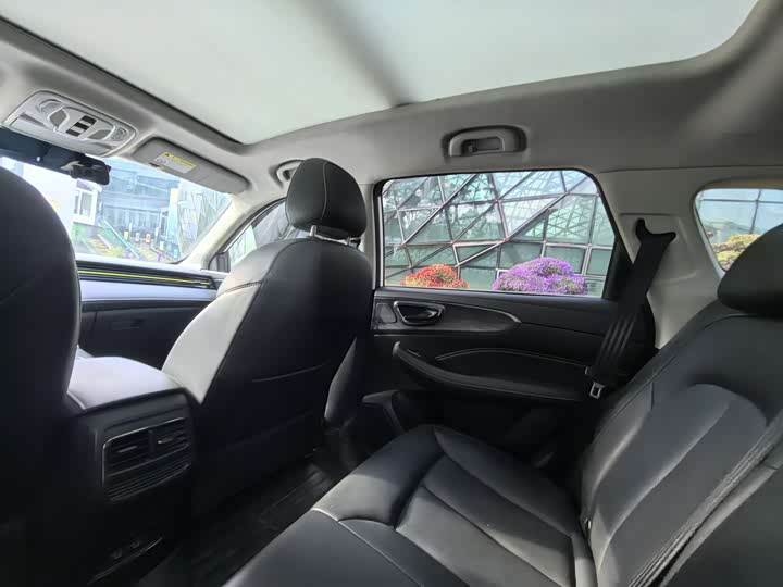 Photo 8 - Roewe RX5