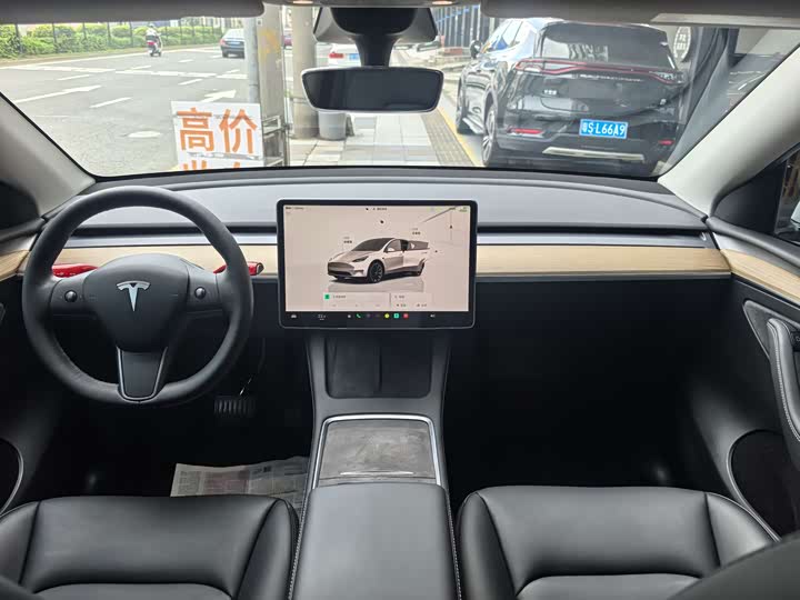 Zdjęcie 9 - Tesla Model Y