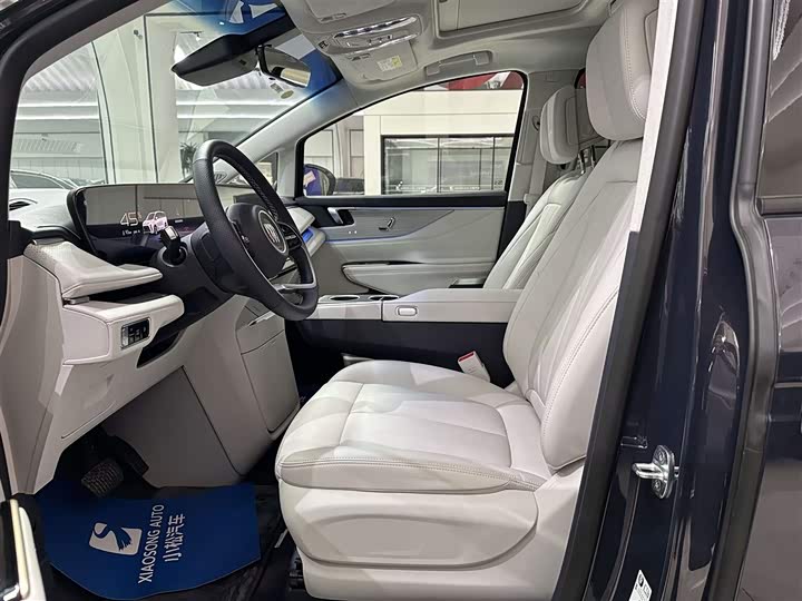 Buick GL8 Hybrid 2026 2026款 陆尊 奢享版