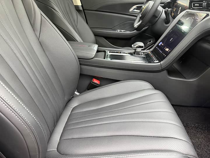Hongqi H5 2025 2025款 1.5T DCT玄影版