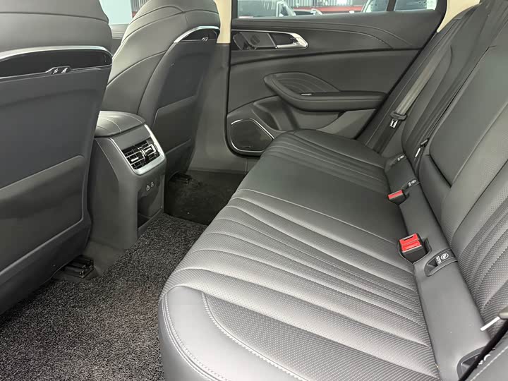 Hongqi H5 2025 2025款 1.5T DCT玄影版