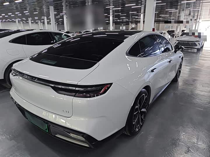 2025 Geely Galaxy E8