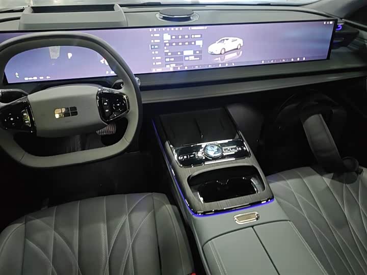 Geely Galaxy E8 2025 2025款 700km 远航智驾版