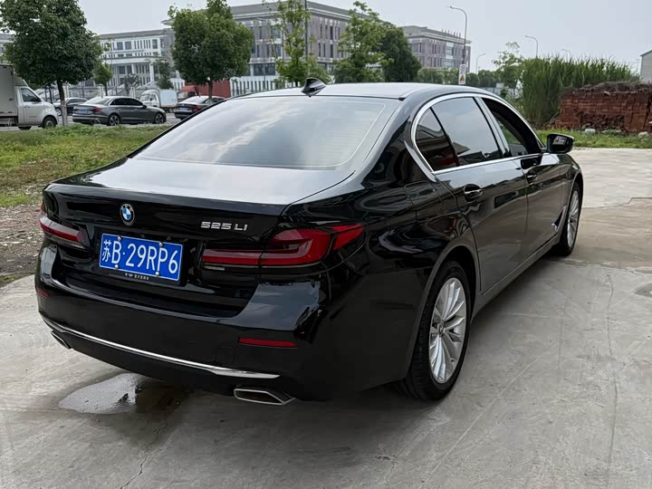 Фото 5 - BMW 5 Series