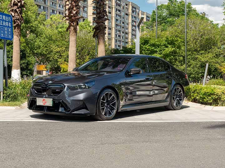 2025 BMW M5 Hybrid