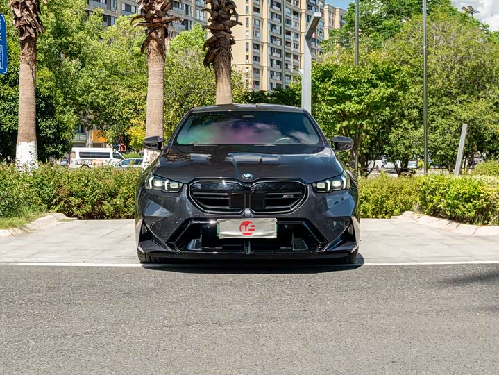 2025 BMW M5 Hybrid