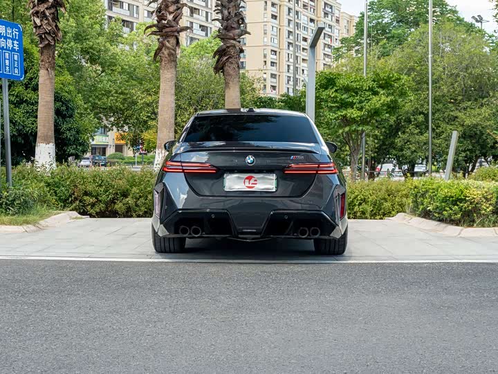 2025 BMW M5 Hybrid