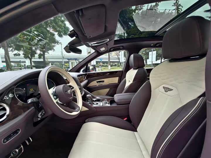 Фото 8 - Bentley Bentayga