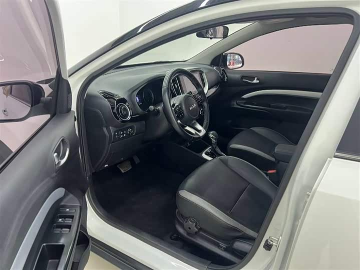Zdjęcie 9 - Kia KX1