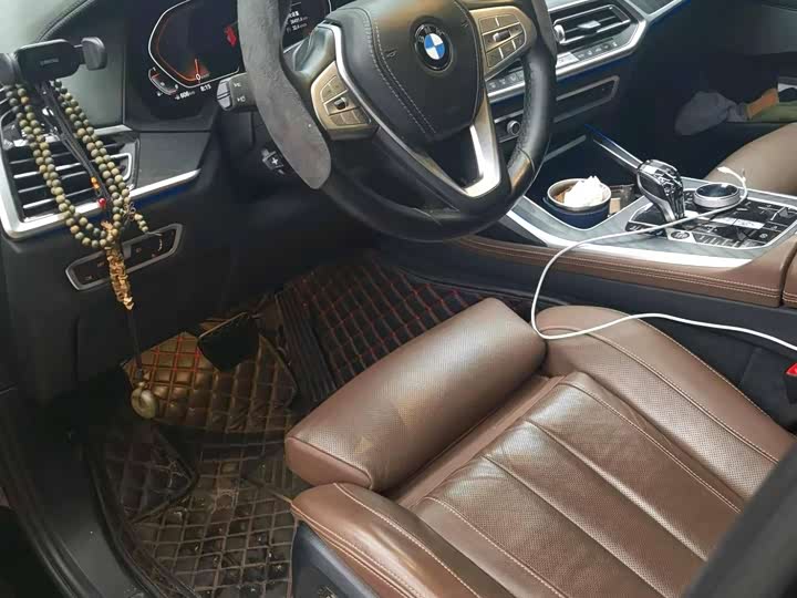 Фото 8 - BMW X7