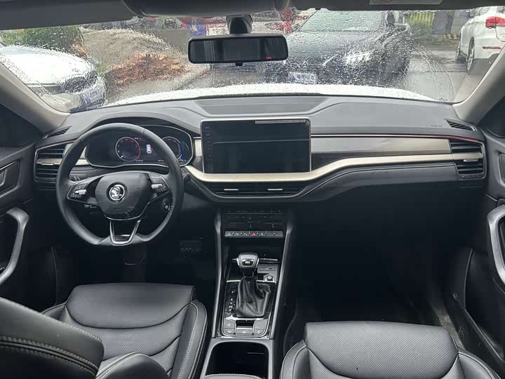 Skoda Kodiaq 2024 2024款 TSI330 7座两驱奢享版