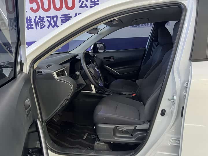 Photo 5 - Toyota Corolla Cross