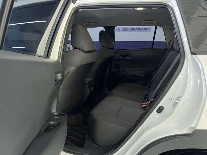 Photo 6 - Toyota Corolla Cross