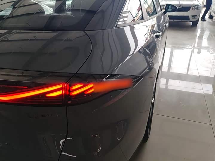 Geely Galaxy L6 2025 2025款 EM-i 140km 探索+版