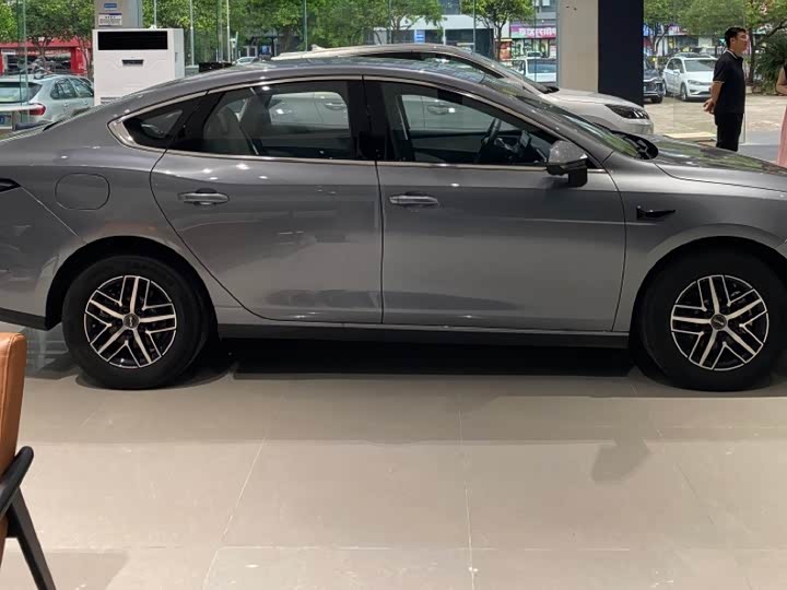 BYD Seal 05 DM-i Hybrid 2025 2025款 DM-i 智驾版 120KM旗舰型