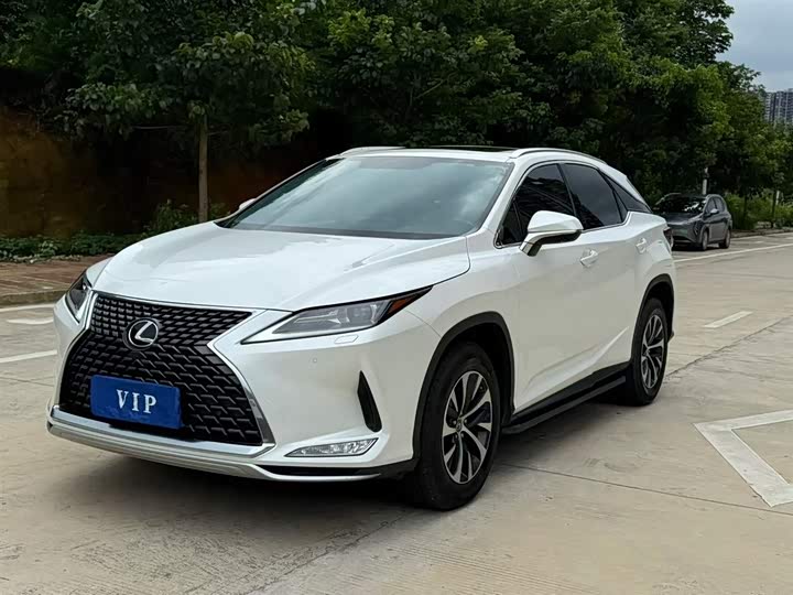 Фото 1 - Lexus RX