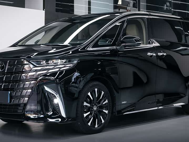 Фото 2 - Toyota Alphard
