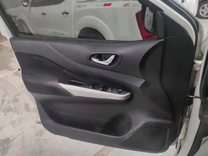 Nissan Terra 2020 2020款 2.5L XE 手动两驱精英版
