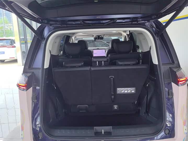 Zdjęcie 4 - GAC Trumpchi E8