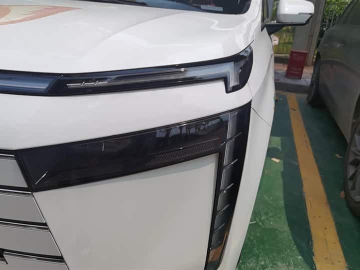 Zdjęcie 5 - GAC Trumpchi E8