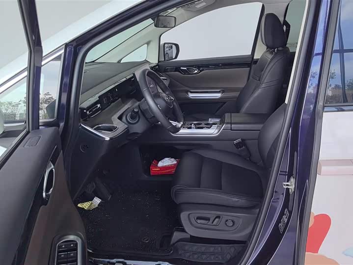 Zdjęcie 9 - GAC Trumpchi E8