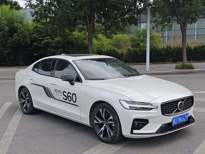 Volvo S60 2025 2025款 B5 智雅运动版