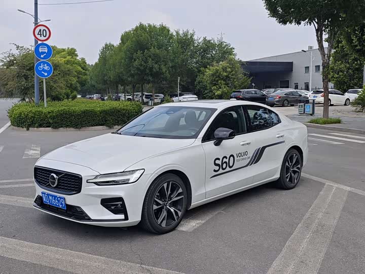Volvo S60 2025 2025款 B5 智雅运动版