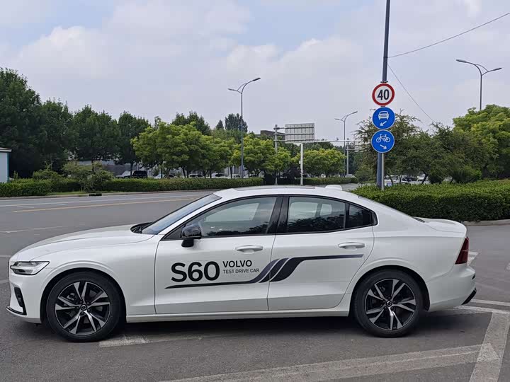 Volvo S60 2025 2025款 B5 智雅运动版
