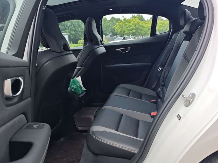 Volvo S60 2025 2025款 B5 智雅运动版
