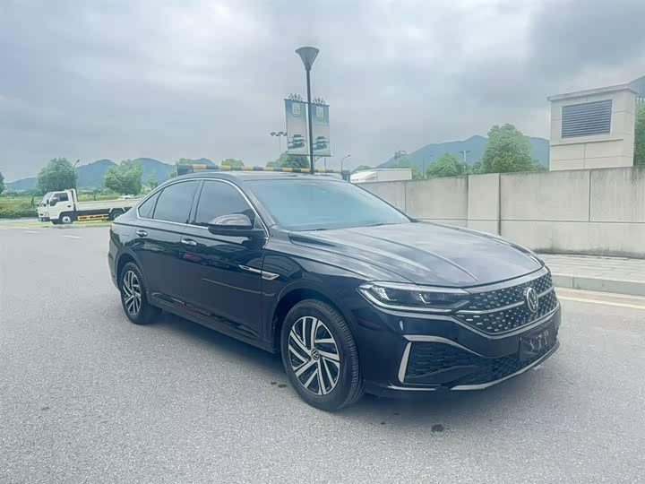 Фото 3 - Volkswagen Lavida