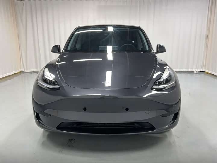 Zdjęcie 2 - Tesla Model Y