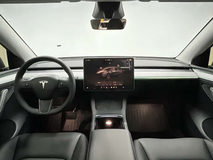 Zdjęcie 8 - Tesla Model Y