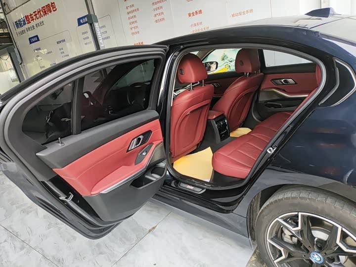 Фото 4 - BMW i3