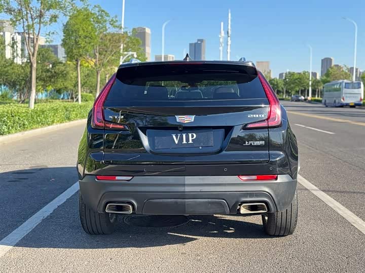 Фото 4 - Cadillac XT4