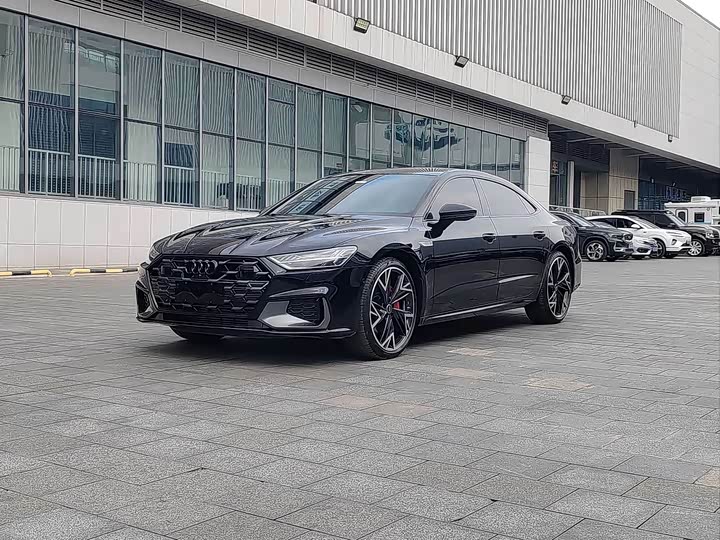 Фото 1 - Audi A7L