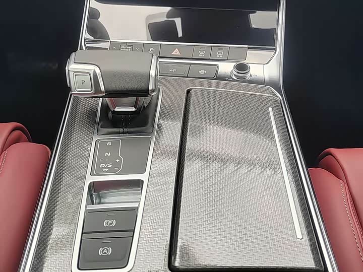 Фото 9 - Audi A7L