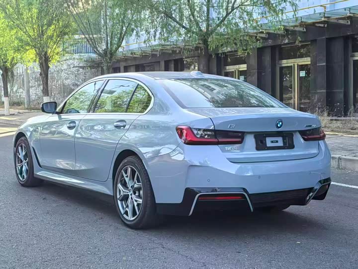 2026 BMW i3
