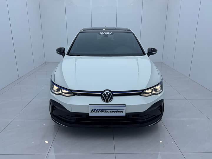 Фото 2 - Volkswagen Golf
