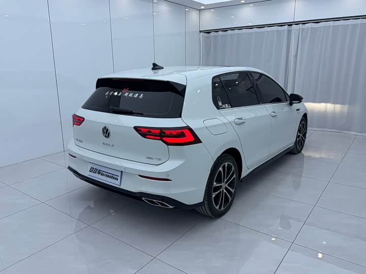 Фото 4 - Volkswagen Golf