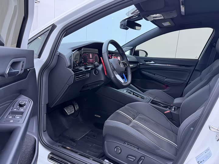 Фото 7 - Volkswagen Golf