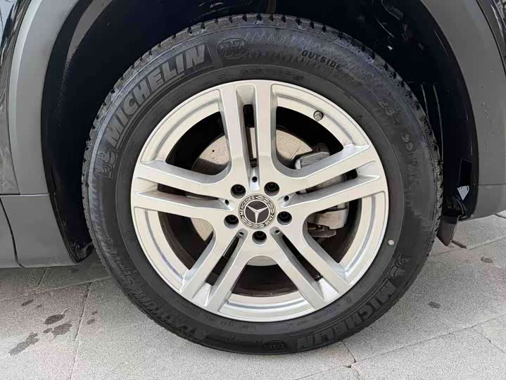 صورة 4 - Mercedes-Benz GLB-Class