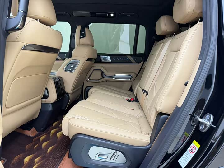 Фото 6 - BYD FangChengBao Leopard 8