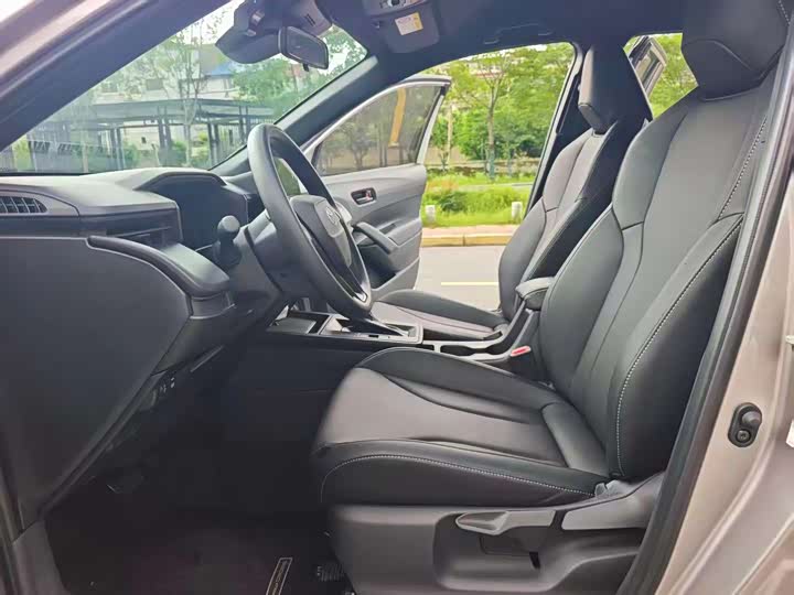 Toyota Corolla Cross 2026 2026款 2.0L 智能电混双擎 先锋版