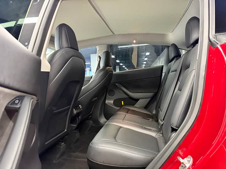 Zdjęcie 5 - Tesla Model Y