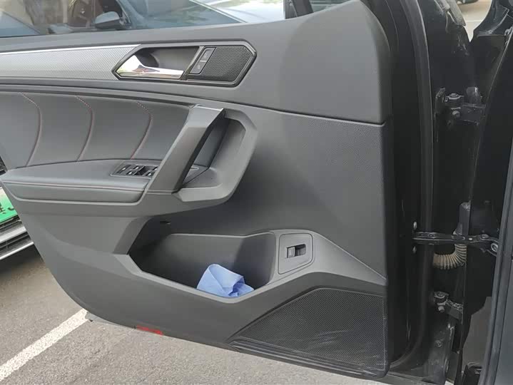 Фото 7 - Volkswagen Tiguan X