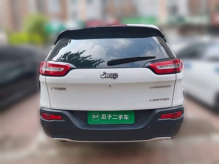 2020 Jeep Cherokee