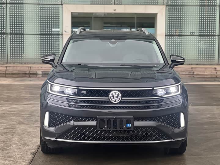 Volkswagen Tavendor 2024 2024款 380TSI 四驱R-Line巡游 众享款