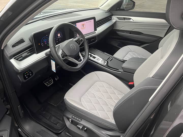 Volkswagen Tavendor 2024 2024款 380TSI 四驱R-Line巡游 众享款