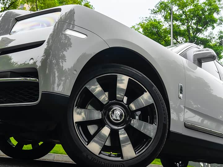 Фото 4 - Rolls-Royce Cullinan