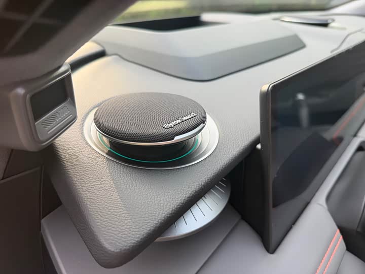 Geely Galaxy E8 2025 2025款 620km 四驱星舰激光雷达智驾版
